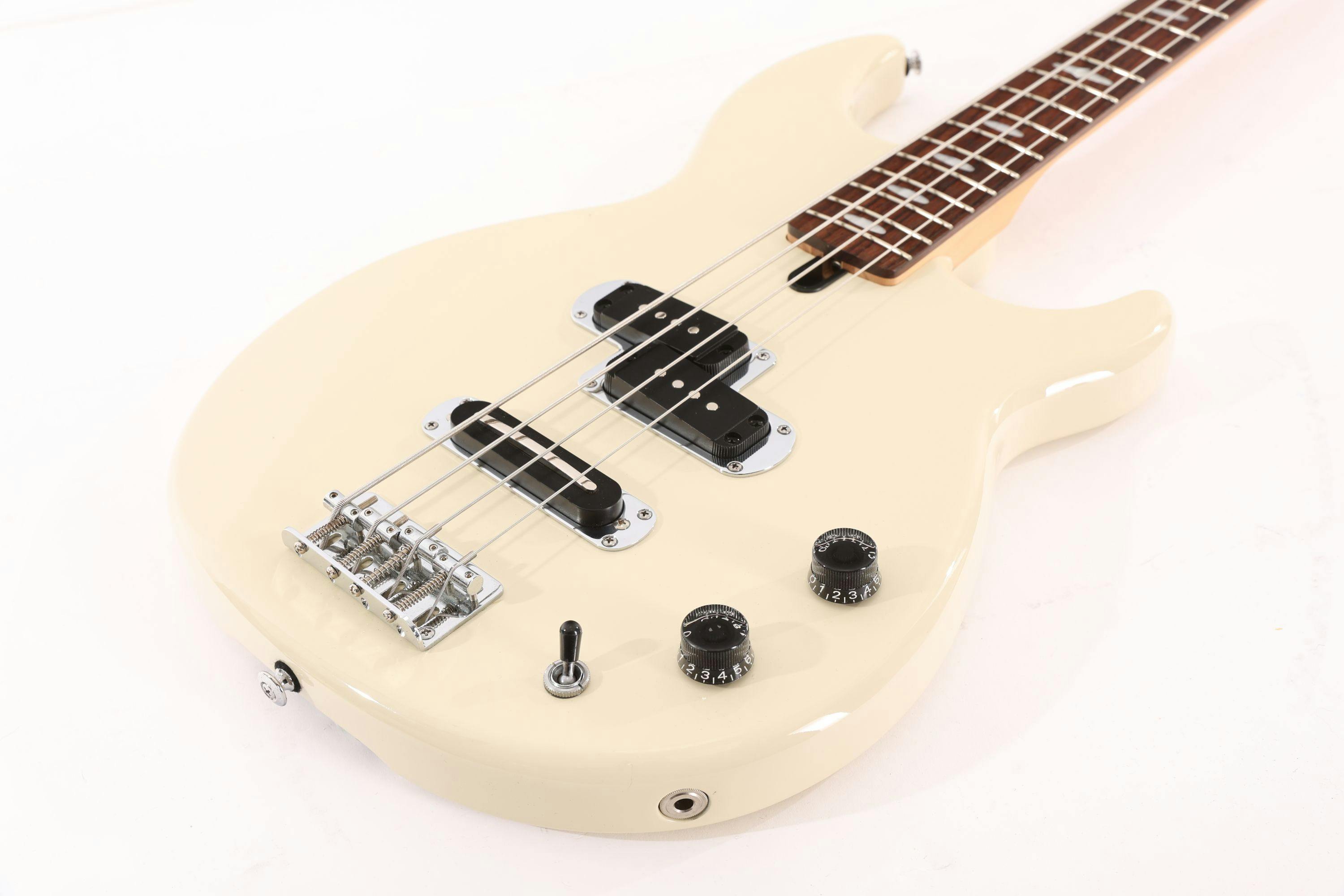 Second Hand Yamaha BB 424 Bass Guitar in Vintage White - Andertons 